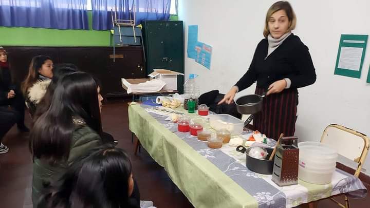 Madres y padres del JIN 17 participaron del taller de “Cocinando con papá del aire”